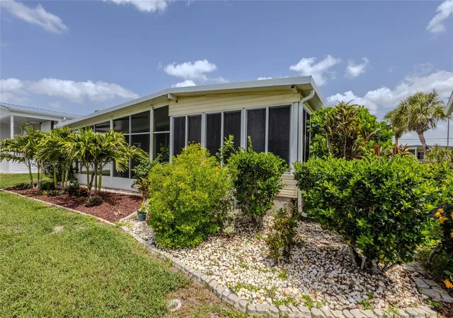 Photo 2 of Manufactured home for sale at 2100 Kings Hwy #274, Port Charlotte, FL 33980 | MLS# C7527753 | Listing updated on 2026-09-02