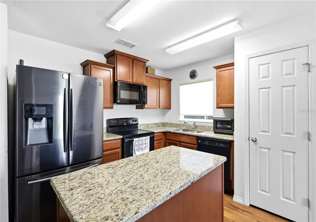 Photo 3 of Single family home for sale at 184 Eleuthera Dr, Lake Alfred, FL 33850 | MLS# V4949858 | Listing updated on 2026-10-07