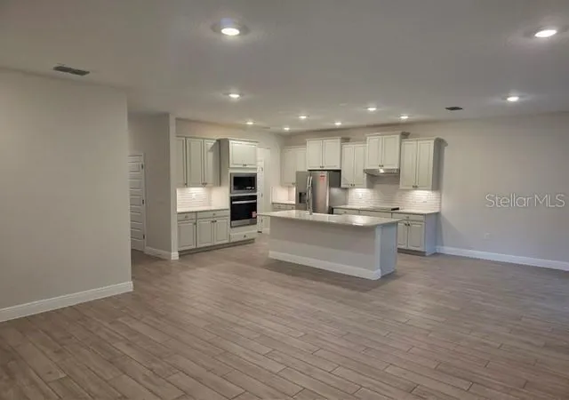 Photo 3 of Single family home for sale at 11827 Shine View Ln, Winter Garden, FL 34787 | MLS# O6419995 | Listing updated on 2026-10-20