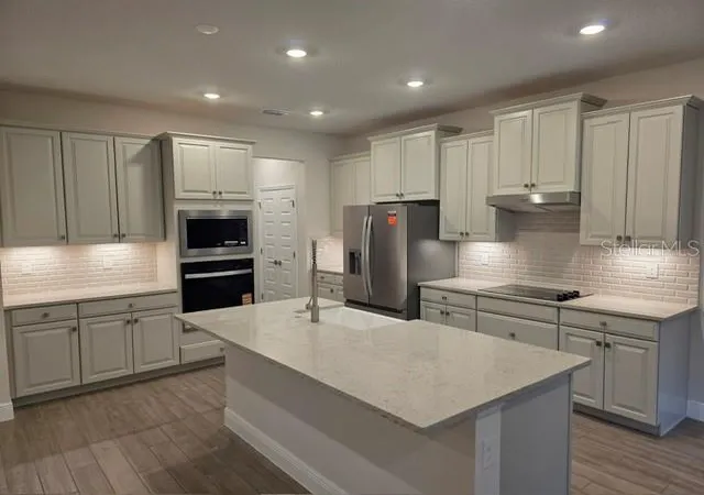 Photo 3 of Single family home for sale at 11827 Shine View Ln, Winter Garden, FL 34787 | MLS# O6419995 | Listing updated on 2026-10-20