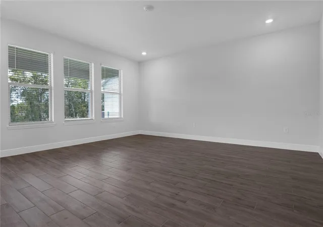 Photo 3 of Sale Pending at 11821 Shine View Ln, Winter Garden, FL 34787 | MLS# O6420002 | Listing updated on 2026-10-13