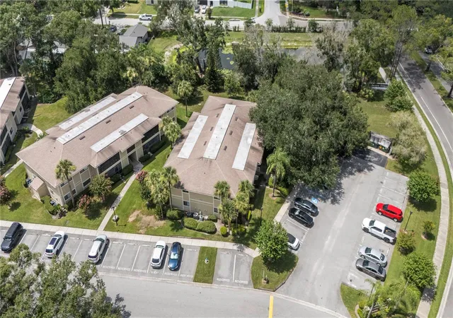 2nd image of 6018 Laktree Ln, TEMPLE TERRACE, FL 33617