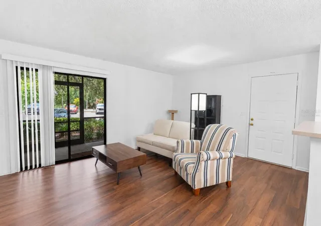3rd image of 6018 Laktree Ln #E, Temple Terrace, FL 33617 | MLS# TB8523274
