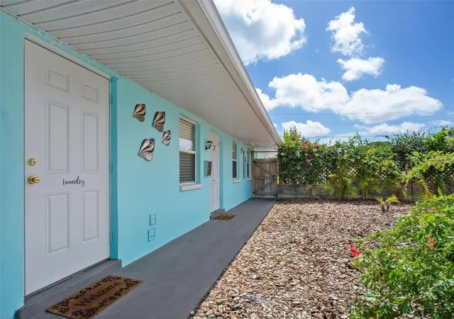 Listing Photo 5 - Condo for sale in building located at 1230 70th St N, Saint Petersburg, FL 33710