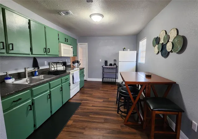 3rd image of 714 Texas Ave, Lakeland, FL 33815 | MLS# O6420010