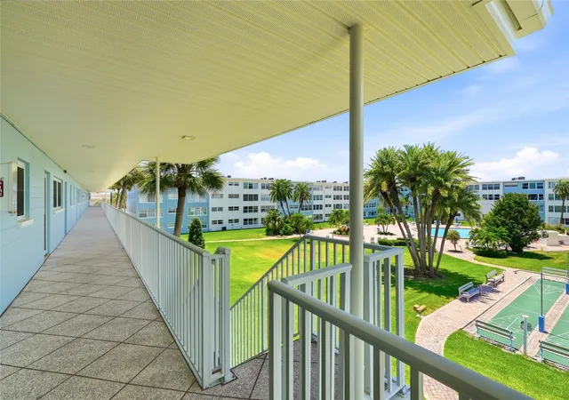Homes for sale in St Pete Beach, FL | 6201 2Nd St E #106, St Pete Beach, FL 33706 | MLS# TB8523290