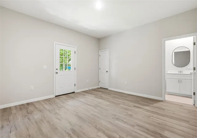 Photo 3 of Single family home for sale at 522 Palmetto St, Eustis, FL 32726 | MLS# O6420017 | Listing updated on 2026-10-01