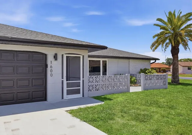 5th image of 1600 Cypress Point Ct, Venice, FL 34293 | MLS# N6144826