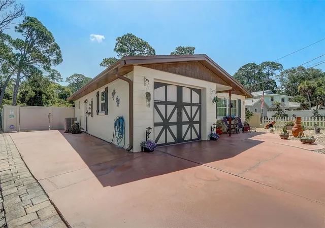 3rd image of 298 Poinciana Ave, Port Orange, FL 32127 | MLS# O6420026