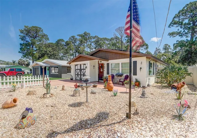 4th image of 298 Poinciana Ave, Port Orange, FL 32127 | MLS# O6420026