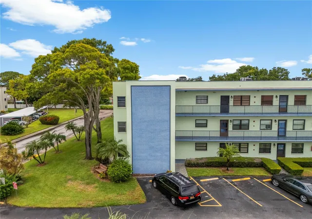 Photo 2 of Condo for sale at 5973 Ter Park Dr N #101, Saint Petersburg, FL 33709 | MLS# TB8523313 | Listing updated on 2026-08-24