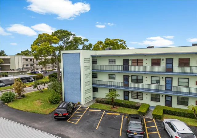 Photo 3 of Condo for sale at 5973 Ter Park Dr N #101, Saint Petersburg, FL 33709 | MLS# TB8523313 | Listing updated on 2026-08-24