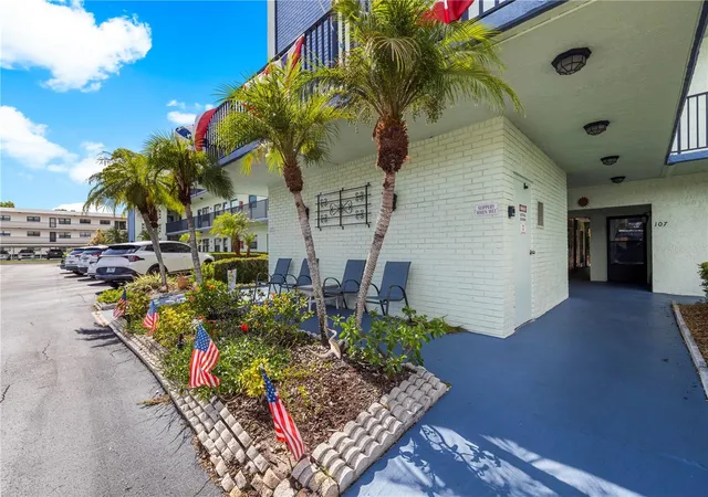 Photo 4 of Condo for sale at 5973 Ter Park Dr N #101, Saint Petersburg, FL 33709 | MLS# TB8523313 | Listing updated on 2026-08-24