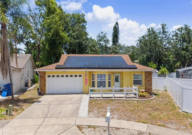 Photo 1 of Single family home for sale at 6325 Se Sarah Ln, New Port Richey, FL 34653 | MLS# W7887068 | Listing updated on 2026-10-04