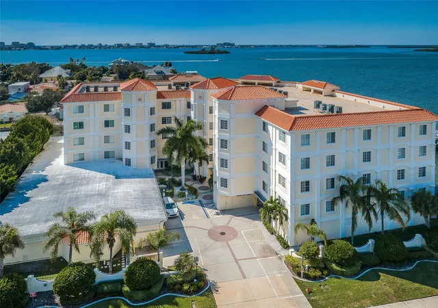 Homes for sale in Clearwater, FL | 1860 N Fort Harrison Ave, Clearwater, FL 33755