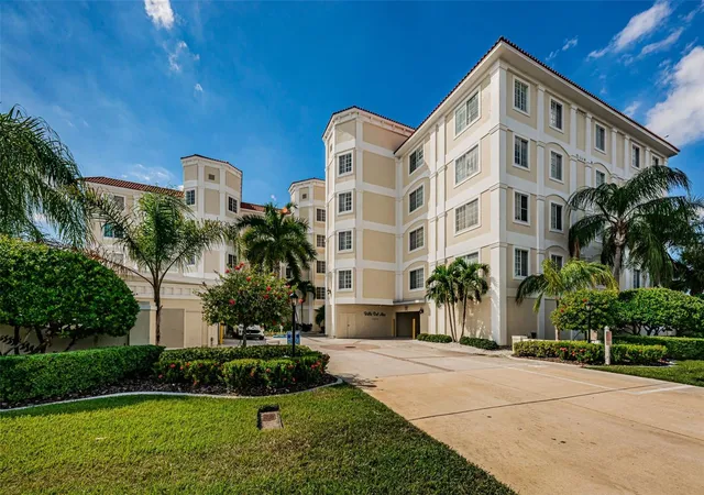 Homes for sale in Clearwater, FL | 1860 N Fort Harrison Ave, Clearwater, FL 33755