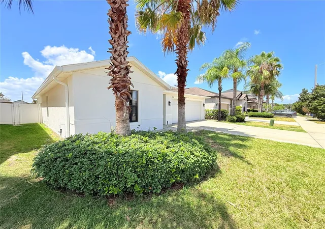 2nd image of 14323 Haddon Mist Dr, Wimauma, FL 33598 | MLS# A4698154