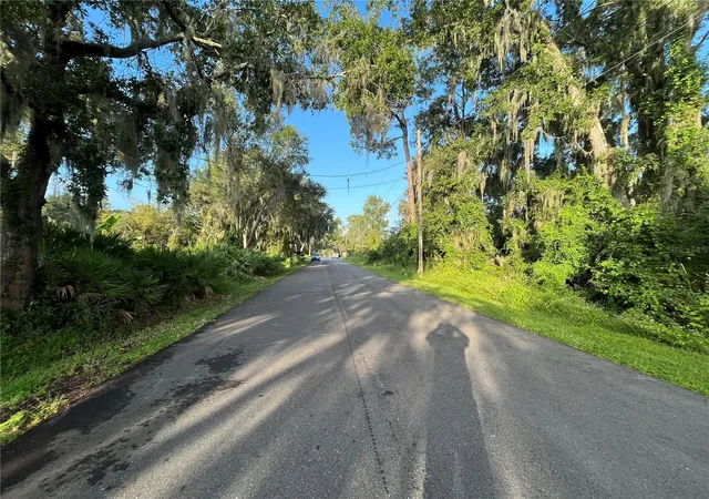 Photo 3 of Sale Pending at 264 Toms Rd, Debary, FL 32713 | MLS# K4903598 | Listing updated on 2026-08-20