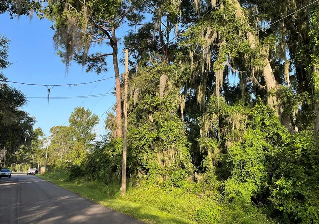 Photo 3 of Sale Pending at 264 Toms Rd, Debary, FL 32713 | MLS# K4903598 | Listing updated on 2026-08-20