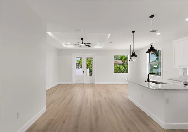 5th image of 923 Cumberland Rd, Venice, FL 34293 | MLS# A4698160