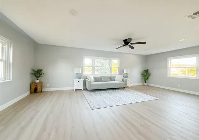 4th image of 13290 3Rd St E, Madeira Beach, FL 33708 | MLS# W7887076