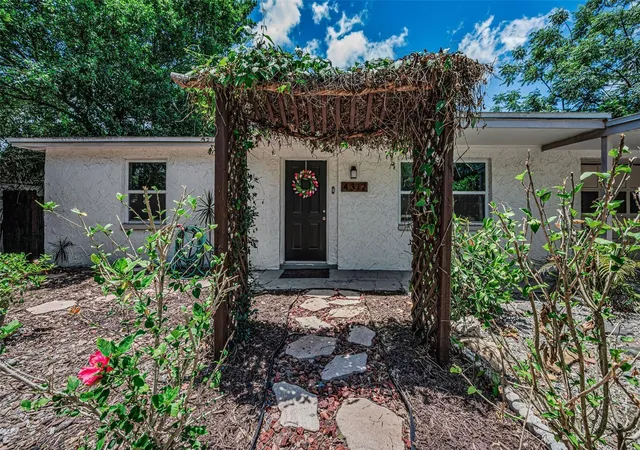 Photo 4 of Single family home for sale at 4312 Beacon Sq Dr, Holiday, FL 34691 | MLS# TB8523384 | Listing updated on 2026-09-27