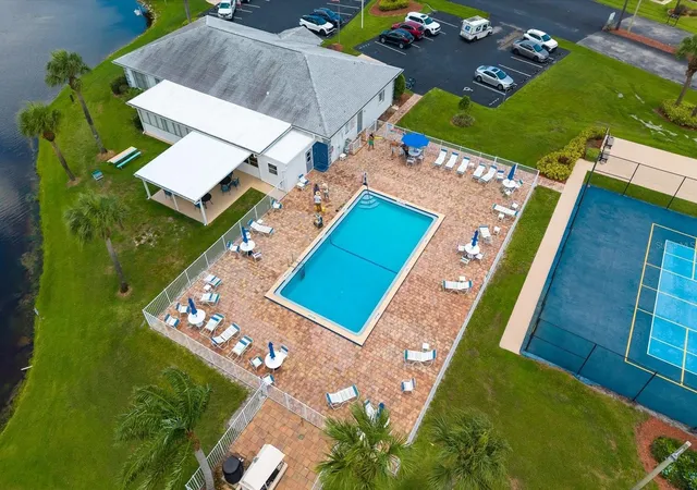 5th image of 127 Lakes End Dr, FORT PIERCE, FL 34982