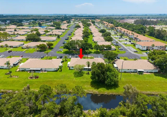 3rd image of 127 Lakes End Dr, FORT PIERCE, FL 34982