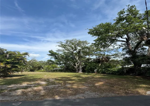 Photo 1 of Land for sale at 117 29th Street W, Bradenton, FL 34205 | MLS# A4698168 | Listing updated on 2026-09-02