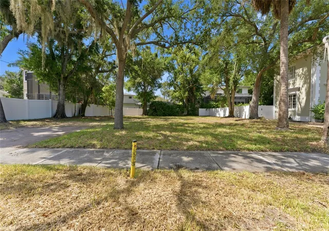 2nd image of 5010 W Azeele St, Tampa, FL 33609 | MLS# TB8523394
