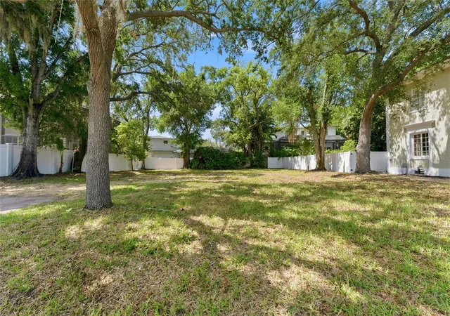 3rd image of 5010 W Azeele St, Tampa, FL 33609 | MLS# TB8523394
