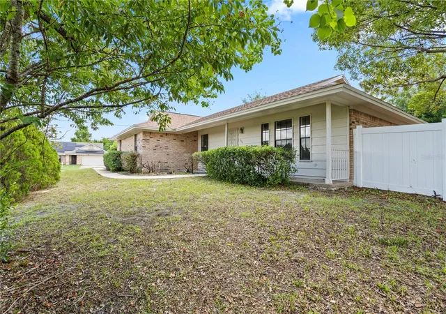 Homes for sale in Deltona, FL | 1949 Dupont Ct, Deltona, FL 32725 | MLS# O6420073