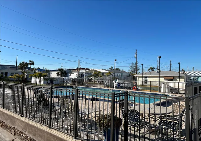 Photo 4 of Sale Pending at 2601 Gulf Dr N #502, Bradenton Beach, FL 34217 | MLS# A4698174 | Listing updated on 2026-10-06