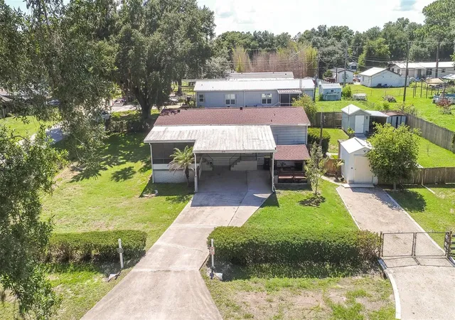 Homes for sale in Lakeland, FL | 2510 Island Oaks E, Lakeland, FL 33805 | MLS# L4963079