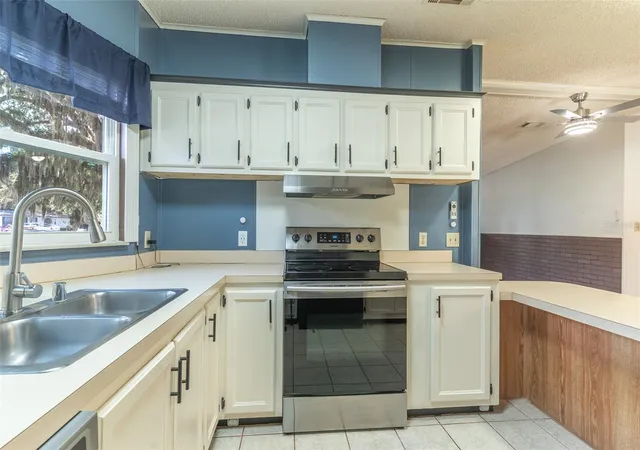 Homes for sale in Lakeland, FL | 2510 Island Oaks E, Lakeland, FL 33805 | MLS# L4963079