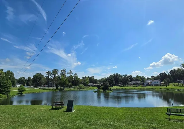 Photo 2 of Single family home for sale at 541 Sunset Ave, Umatilla, FL 32784 | MLS# G5114306 | Listing updated on 2026-09-23
