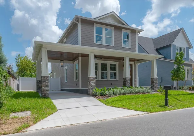 Photo 2 of Single family home for sale at 1222 E Chelsea St, Tampa, FL 33603 | MLS# TB8523408 | Listing updated on 2026-09-29