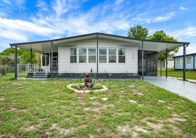 Homes for sale in Brooksville, FL | 8431 Moonlight Ave, Brooksville, FL 34613 | MLS# W7887080