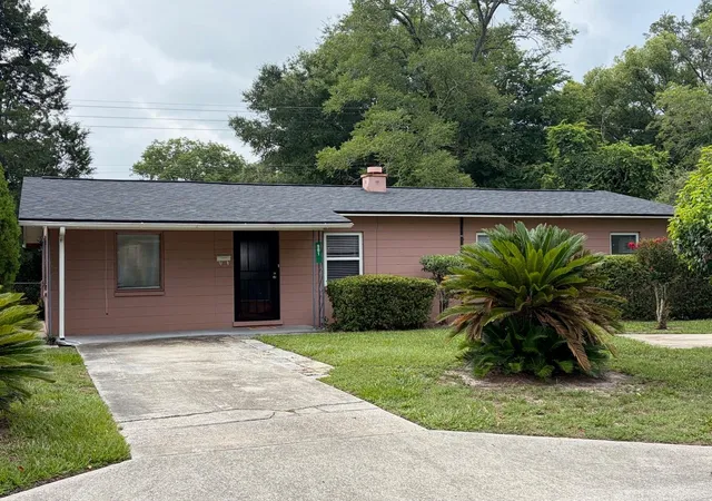 Photo 1 of Sale Pending at 901 Ne 23rd Street, Gainesville, FL 32641 | MLS# GC541481 | Listing updated on 2026-08-24