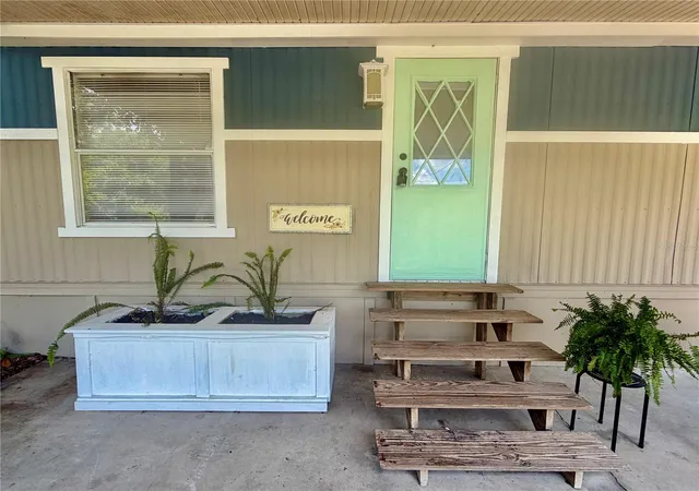 2nd image of 31638 Lake Dr, Eustis, FL 32736 | MLS# O6420109