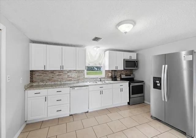 Photo 3 of Single family home for sale at 2991 W Verona Rd, Avon Park, FL 33825 | MLS# P4939160 | Listing updated on 2026-10-09