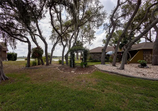 Photo 3 of Single family home for sale at 268 Eastpoint Ct, Spring Hill, FL 34606 | MLS# W7887083 | Listing updated on 2026-06-26