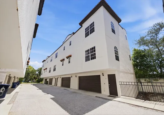 Photo 1 of Townhouse for sale at 2315 W N A St #3, Tampa, FL 33609 | MLS# TB8523463 | Listing updated on 2026-08-24