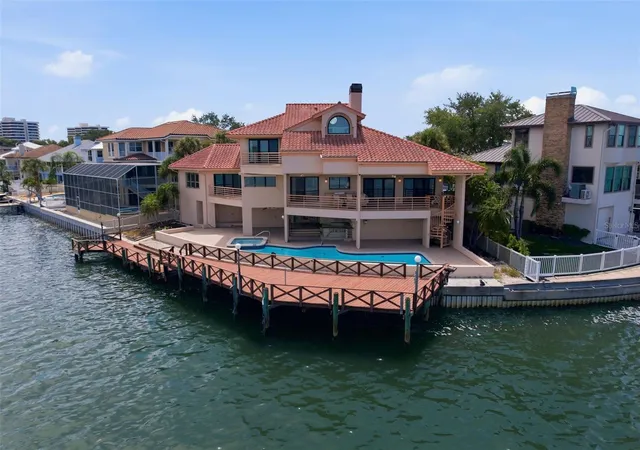 5th image of 2869 Seabreeze Dr S, Gulfport, FL 33707 | MLS# TB8523477