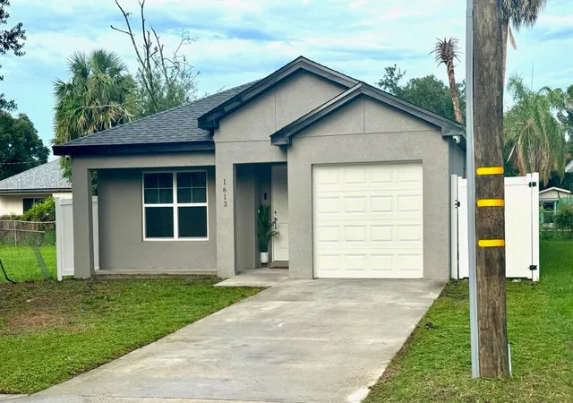 Photo 1 of Single family home for sale at 1613 W Pear Ave #1, Sanford, FL 32771 | MLS# O6420142 | Listing updated on 2026-07-10