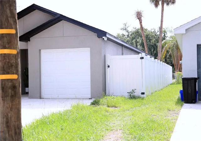 Photo 2 of Single family home for sale at 1613 W Pear Ave #1, Sanford, FL 32771 | MLS# O6420142 | Listing updated on 2026-07-10