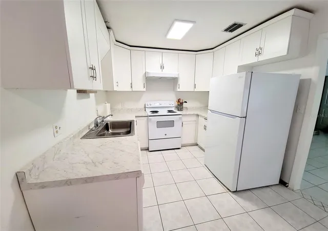 Photo 2 of Single family home for sale at 3301 Nw 19th Street, Gainesville, FL 32605 | MLS# GC541485 | Listing updated on 2026-09-19