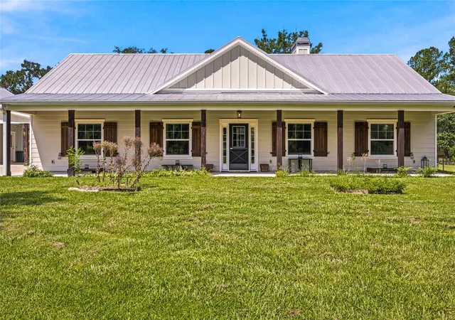 3rd image of 10080 Se 1St Street Rd, Silver Springs, FL 34488 | MLS# OM727438