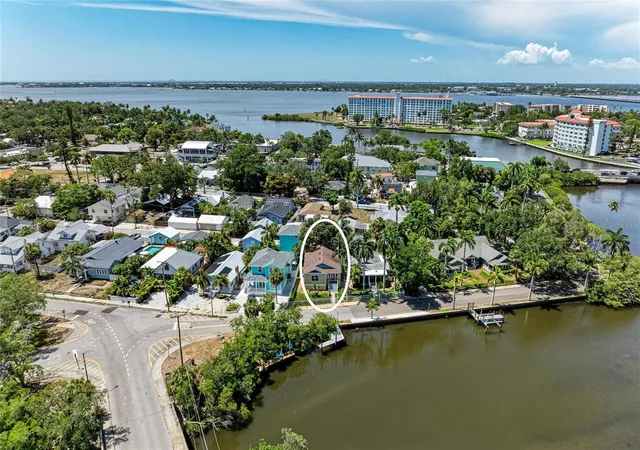 Photo 4 of Single family home for sale at 632 Virginia Dr, Bradenton, FL 34205 | MLS# A4698202 | Listing updated on 2026-08-23