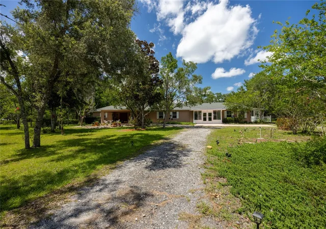 Homes for sale in Morriston, FL | 11751 Se 16th Ln, Morriston, FL 32668 | MLS# GC541489